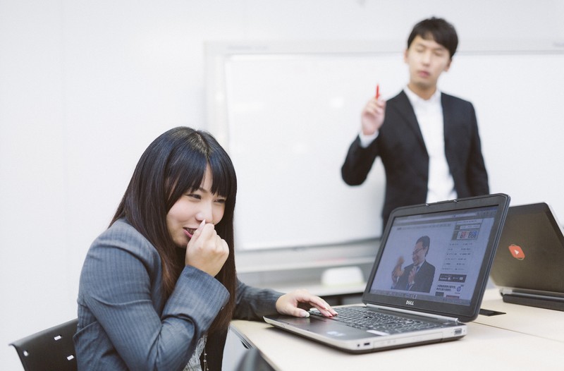 事務職の女性